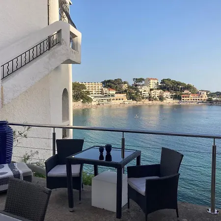 Les Algues, Les Pieds Dans L'eau Sur La De Renecros Villa Bandol