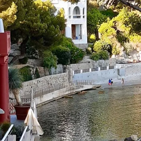 Les Algues, Les Pieds Dans L'eau Sur La De Renecros Villa *